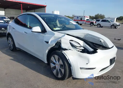 2021 Tesla Model Y Long Range Dual Motor All-Wheel Drive z USA, uszkodzony, nr VIN 5YJYGDEE0MF140471